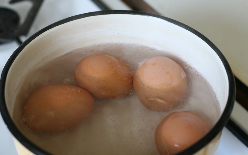 Яйця в м'ясному фарші в духовці