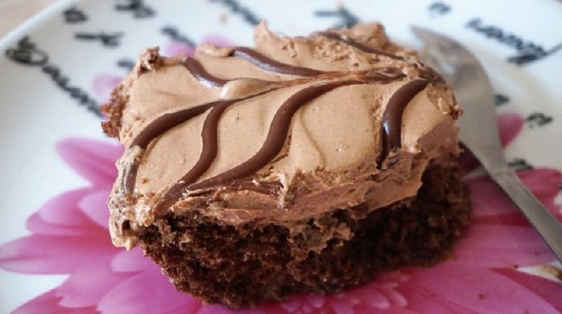 Шоколадний бісквітний торт «Деспасито»