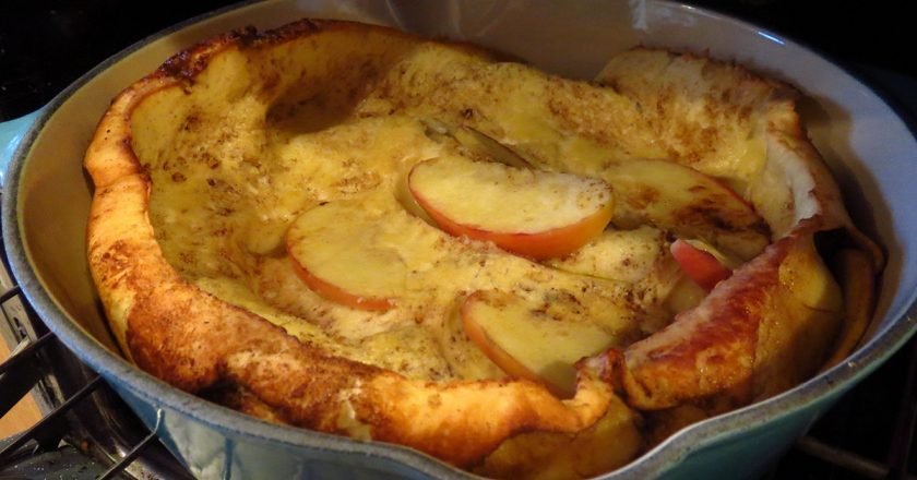 Пиріг з яблуками в духовці - Це Смак