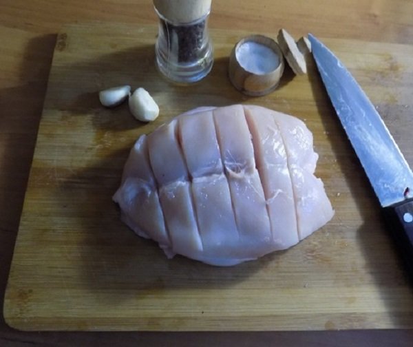 Куряча грудка з картоплею в духовці