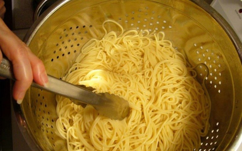 Спагетті з фрикадельками