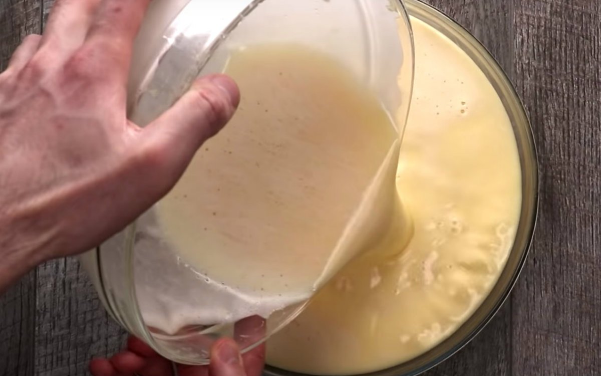 Солодкий омлет з молоком в духовці